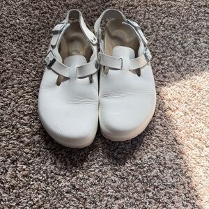 Birkenstock White Women’s Clogs Sandals